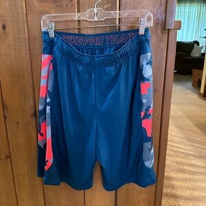 NIKE Pro Trainer men’s shorts. Size Medium.